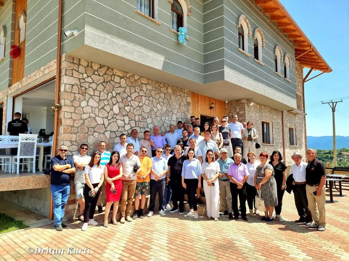 Villa Bujtina Celiku Burrel Alloggio per agriturismo